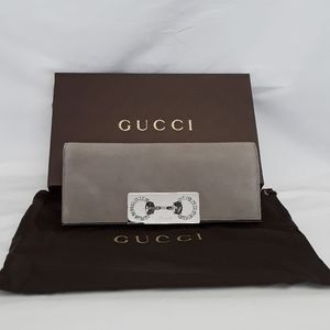 New Gucci 371927 gray suede leather Clutche